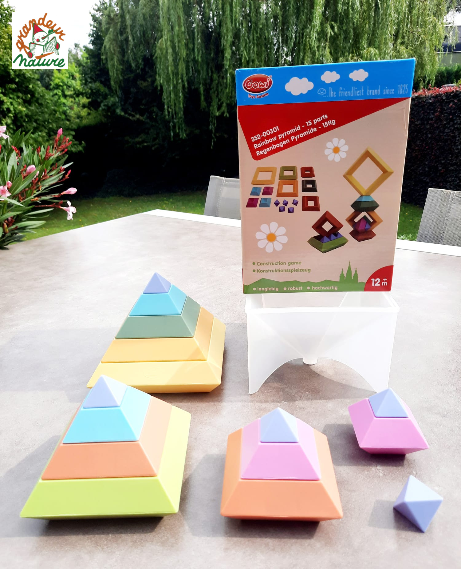 Pyramides arc-en-ciel / Gowi