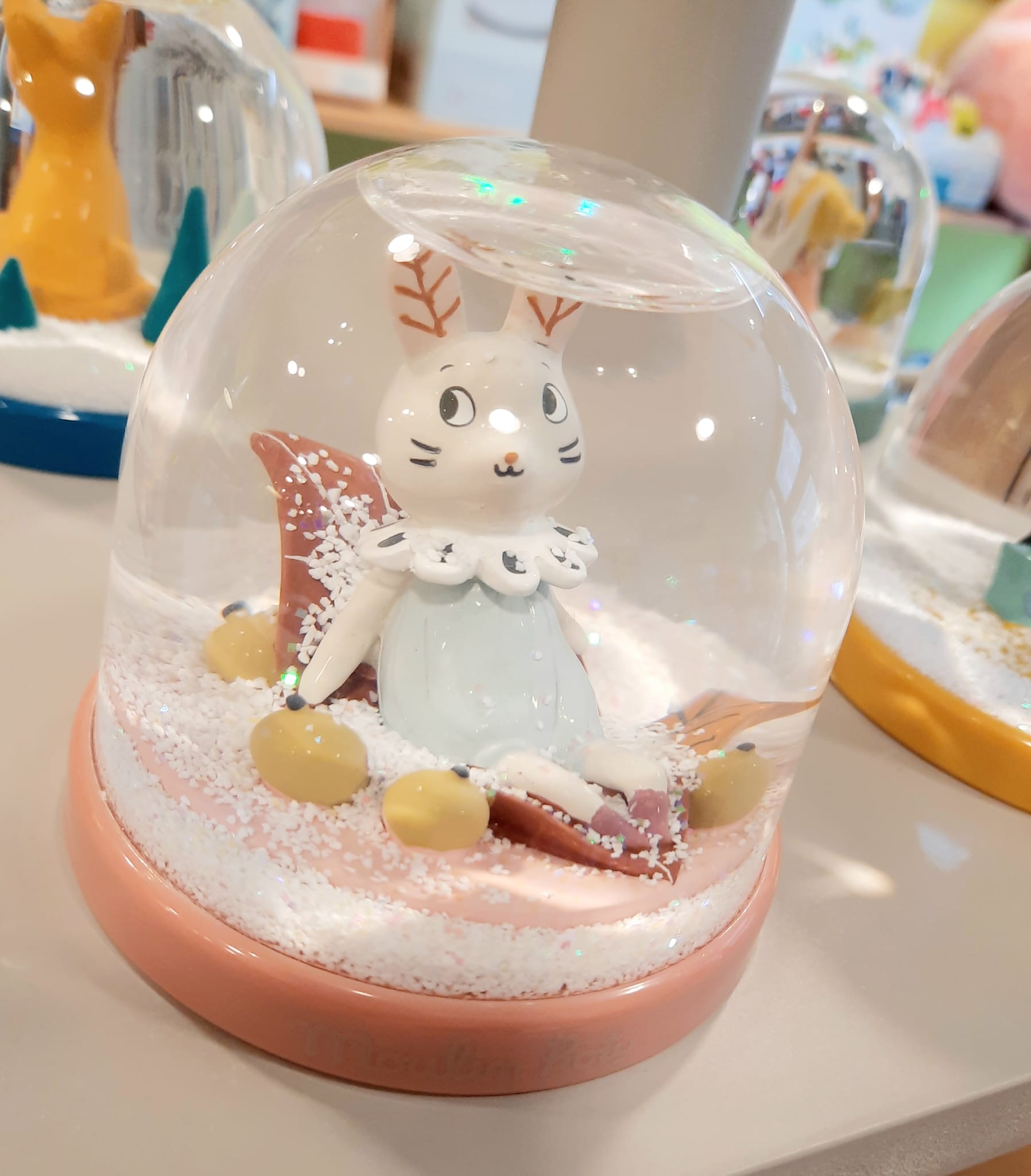 Boule à neige - Après la pluie / Moulin Roty – Image 2