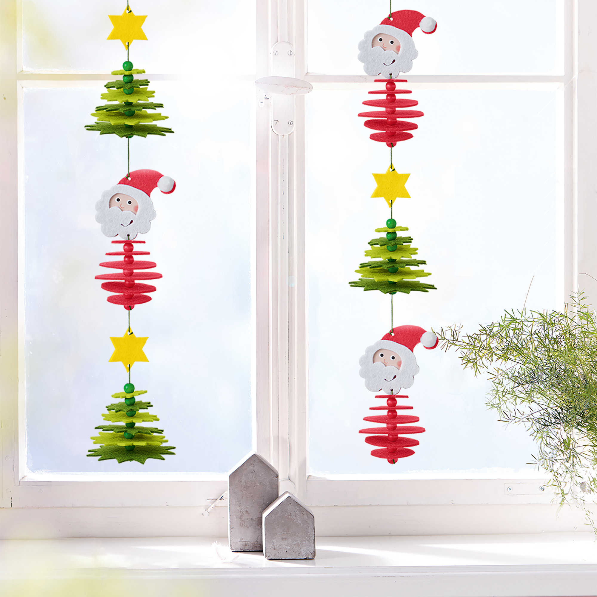 Premiers enfilages Guirlandes Père Noël - Craft kits / Haba